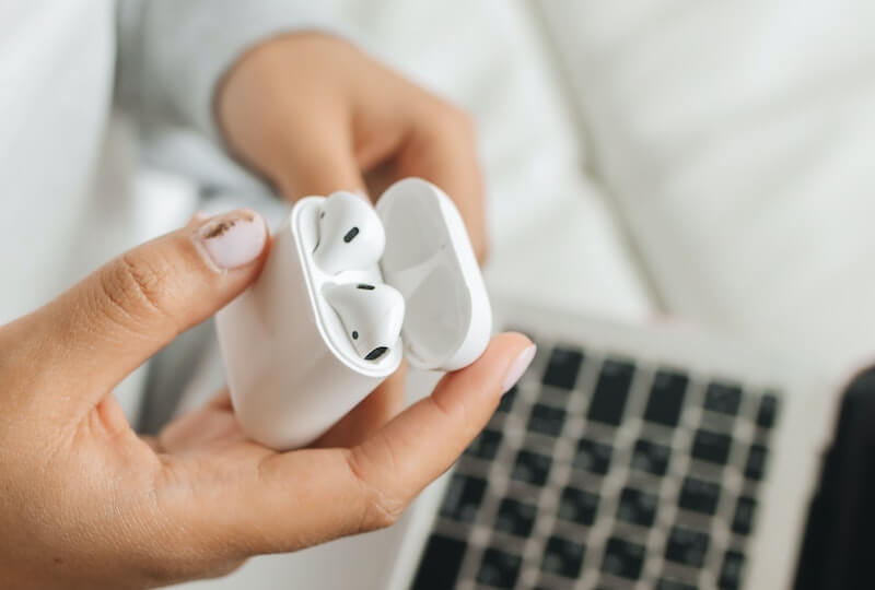 แก้ไขเคส AirPods ที่ไม่ชาร์จปัญหาด้วยแสงหรือไม่มีแสง