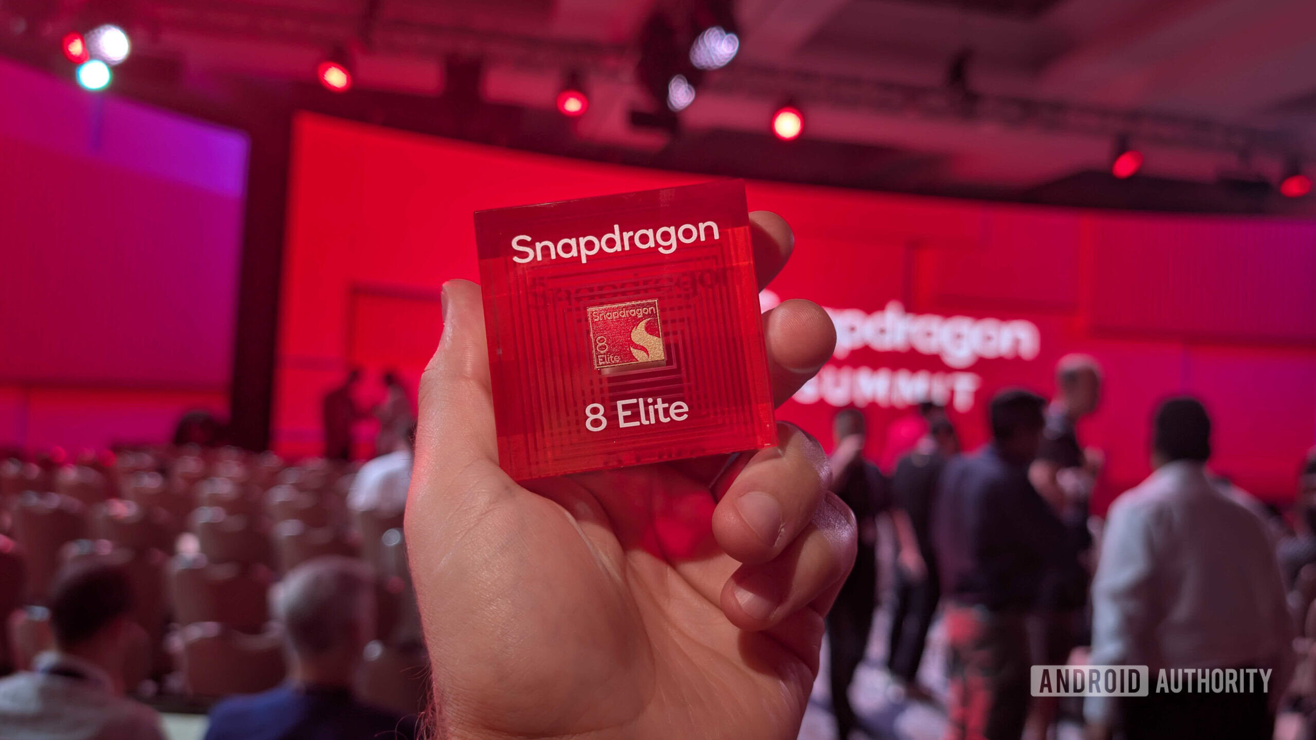 โทรศัพท์ Snapdragon 8 Elite Gen 5 รุ่นแรกอาจมีแบตเตอรี่ขนาดใหญ่ที่น่าขัน