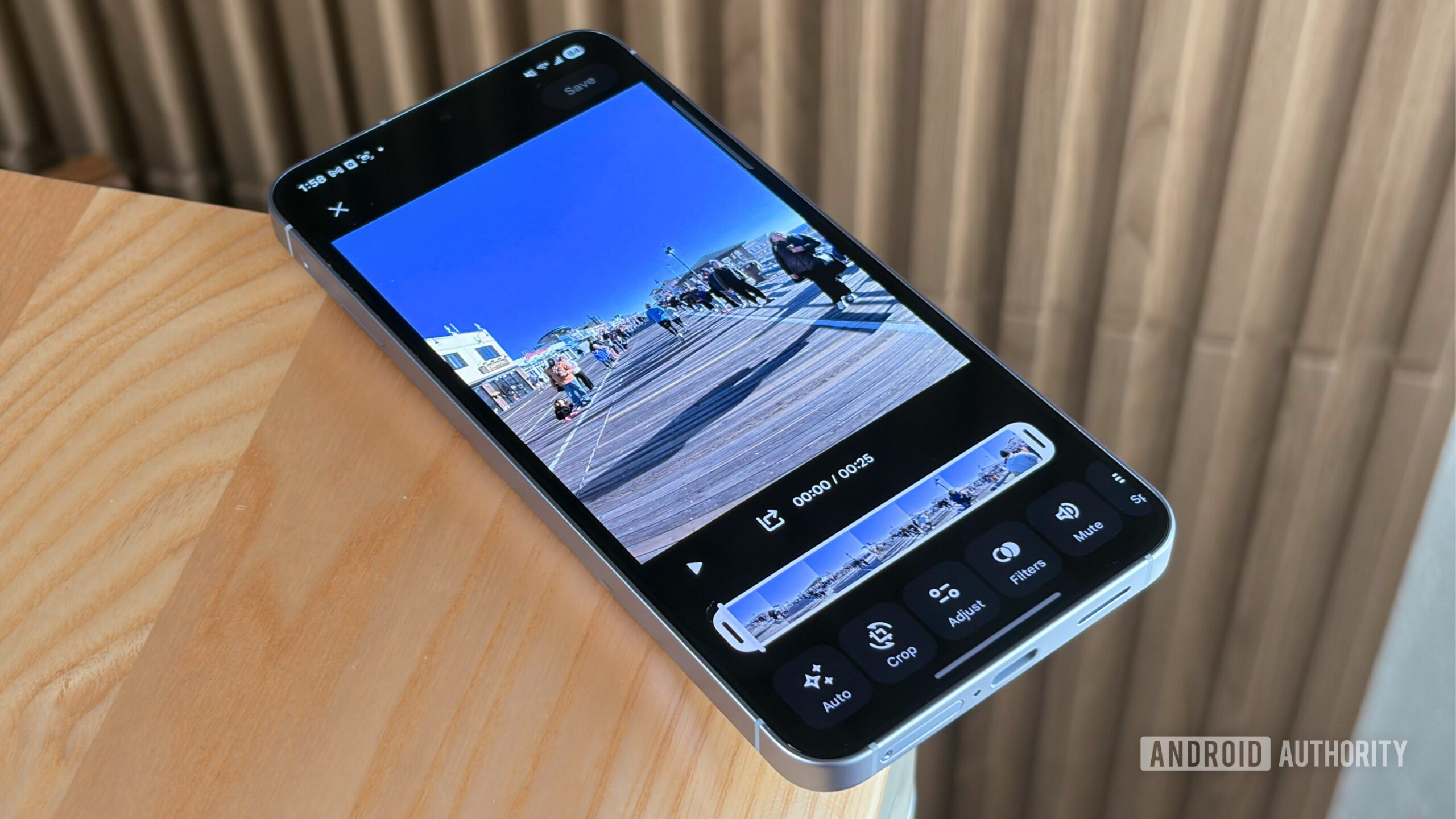 Google Foto dapat membuat Anda menyorot video secara khusus dengan editor video yang ditingkatkan